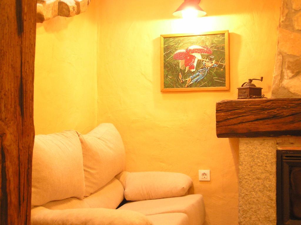 Hostal Rural Las Cuatro Calles San Martín del Pimpollar Dış mekan fotoğraf