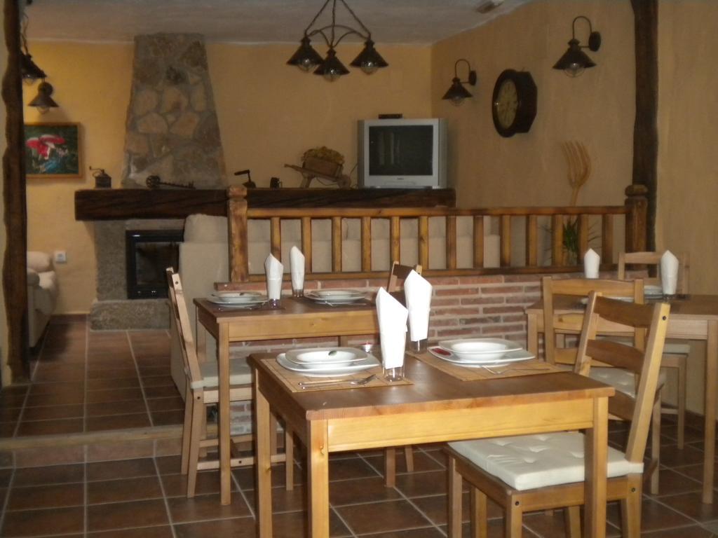Hostal Rural Las Cuatro Calles San Martín del Pimpollar Dış mekan fotoğraf