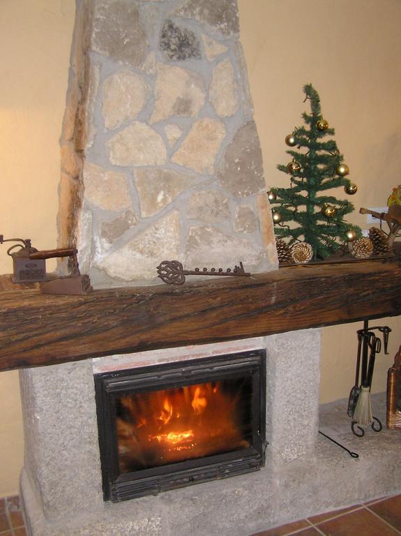 Hostal Rural Las Cuatro Calles San Martín del Pimpollar Dış mekan fotoğraf